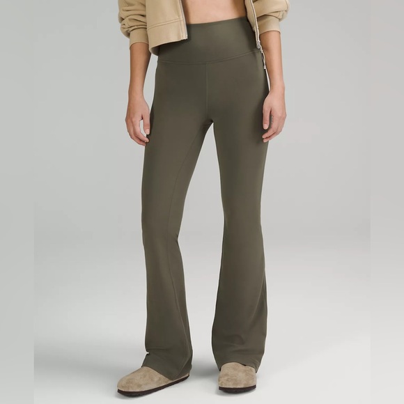 Groove Super-High-Rise Flared Pant
Nulu Army Green - Picture 1 of 5